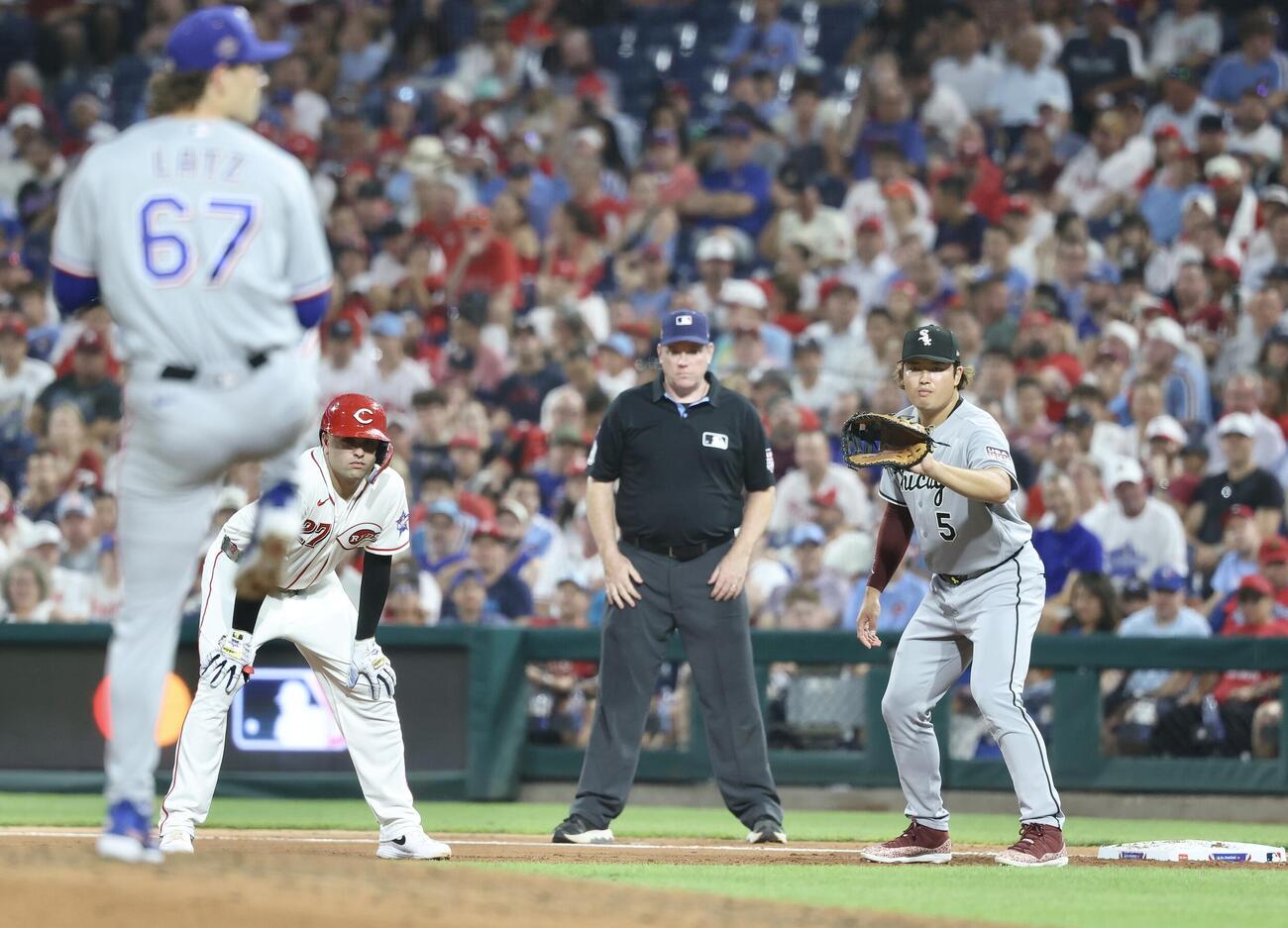 MLBオールスターゲーム　ナ・リーグ対ア・リーグ　7回裏、一塁の守備に就くホワイトソックス村上宗隆（撮影・河田真司）