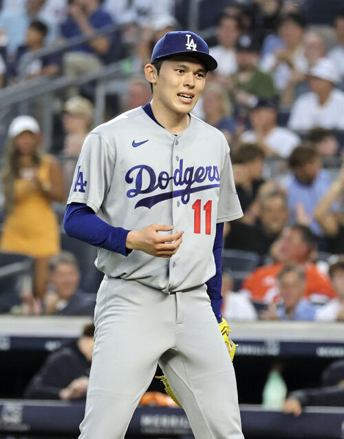 ヤンキース戦の4回、捕逸で失点したドジャース佐々木(共同)