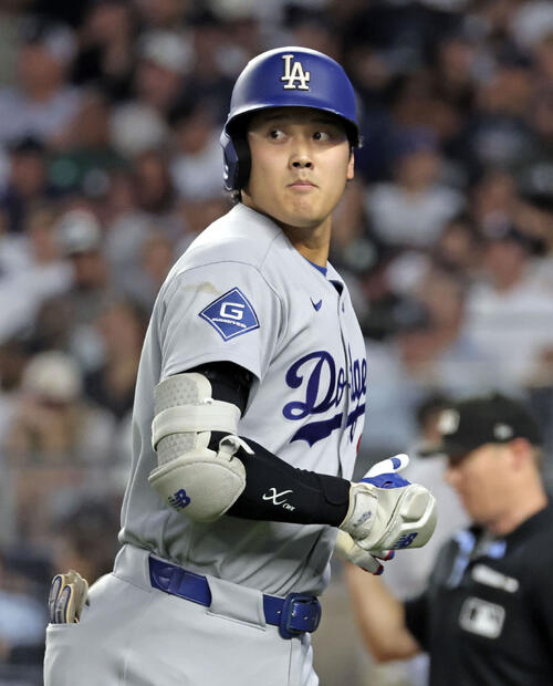 ヤンキース戦の6回、左飛に倒れたドジャース・大谷=ニューヨーク(共同)