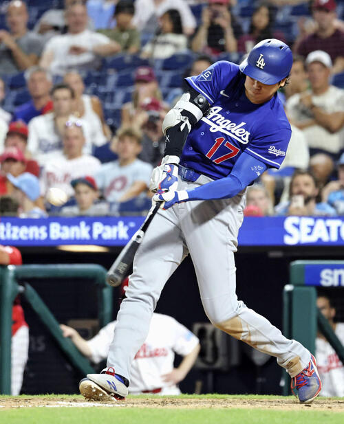 フィリーズ戦の9回、中飛に倒れたドジャース・大谷=フィラデルフィア(共同)