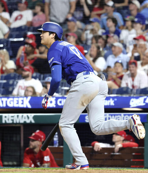 フィリーズ戦の9回、中飛に倒れたドジャース・大谷=フィラデルフィア(共同)