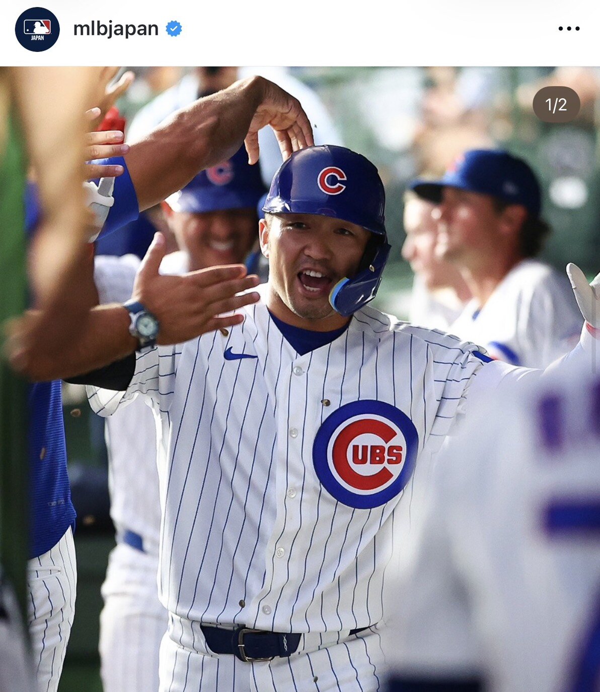 ガッツポーズする鈴木誠也（MLB日本公式インスタグラムから）