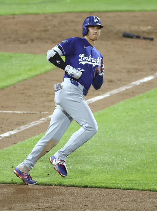 フィリーズ戦の8回、中飛に倒れたドジャース・大谷(共同)