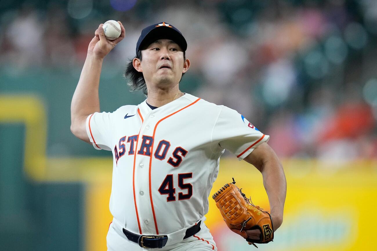 マーリンズ戦で力投するアストロズ今井達也（AP）