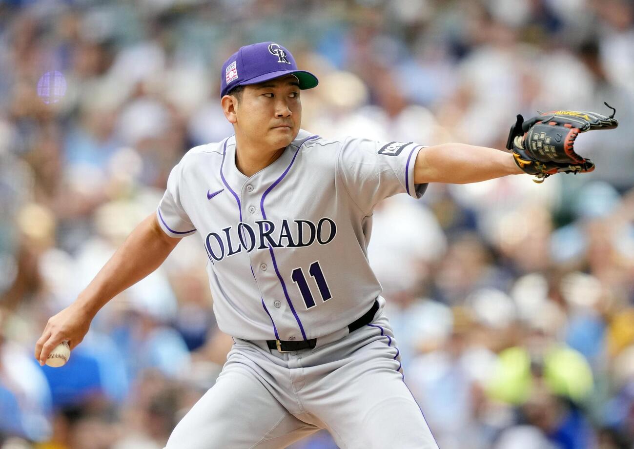 ブルワーズ戦に先発したロッキーズ・菅野。5回1／3を投げ2失点で10勝目を挙げた＝ミルウォーキー（AP＝共同）