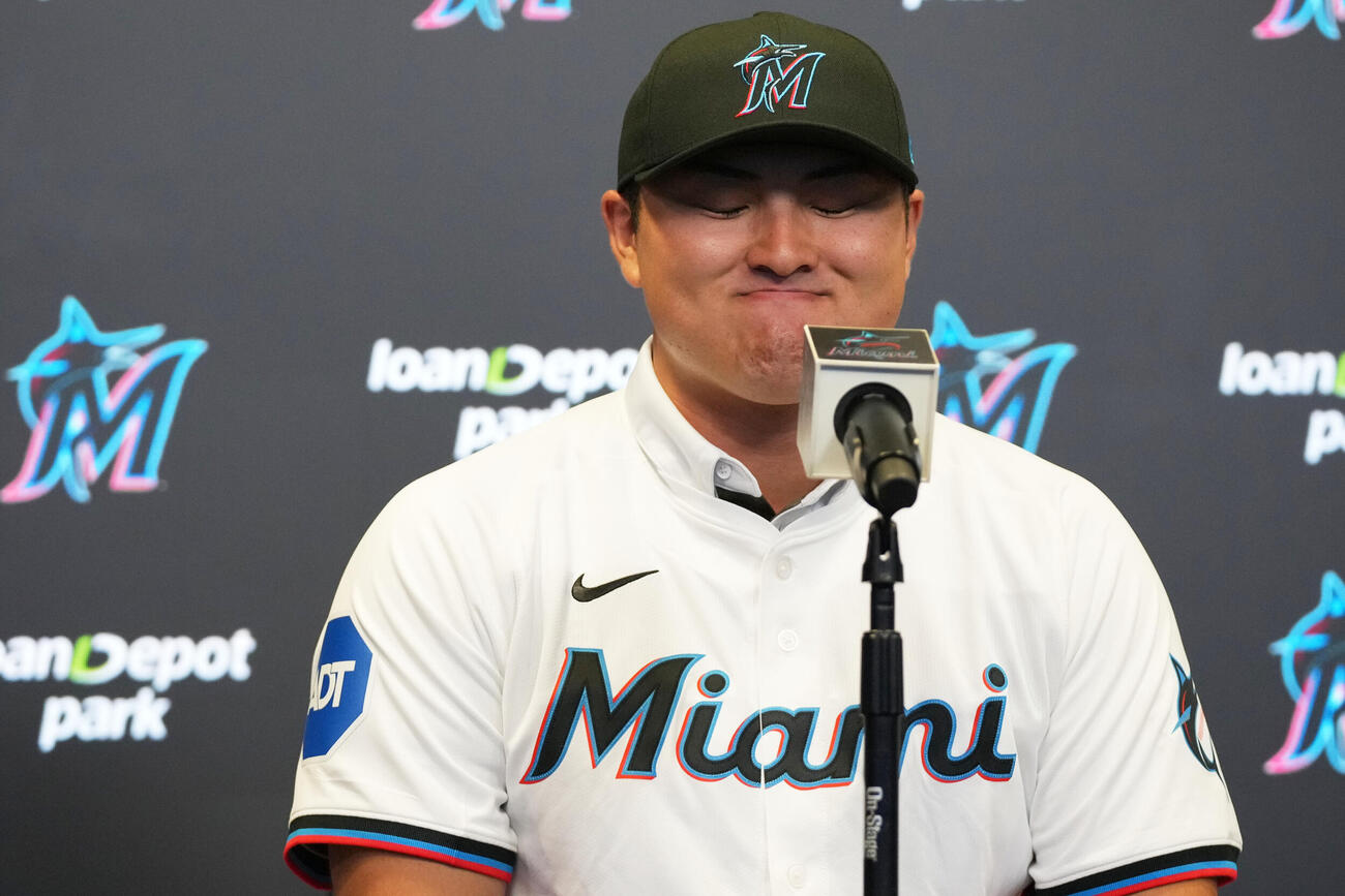 現地時間7月23日、入団会見を行ったマーリンズ佐々木麟太郎（AP）