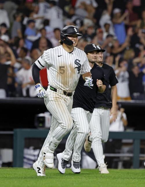 故郷に届け！村上宗隆23号同点ソロ 6戦連続安打＆15試合連続出塁