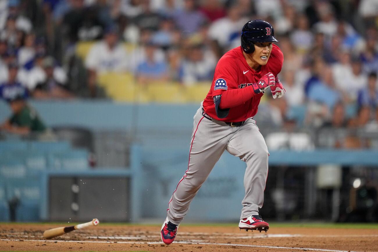 3回、タイムリー内野安打が一ゴロに変更になったレッドソックスの吉田正尚（AP）