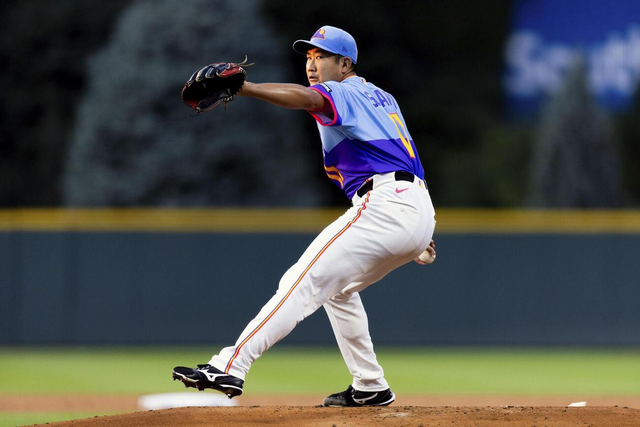 ロイヤルズ戦に先発し、6回2／3を5安打1失点で11勝目を挙げたロッキーズ・菅野＝デンバー（MLB提供・ゲッティ＝共同）