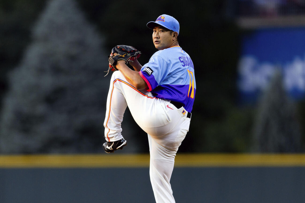 ロイヤルズ戦に先発し、6回2／3を5安打1失点で11勝目を挙げたロッキーズ・菅野＝デンバー（MLB提供・ゲッティ＝共同）