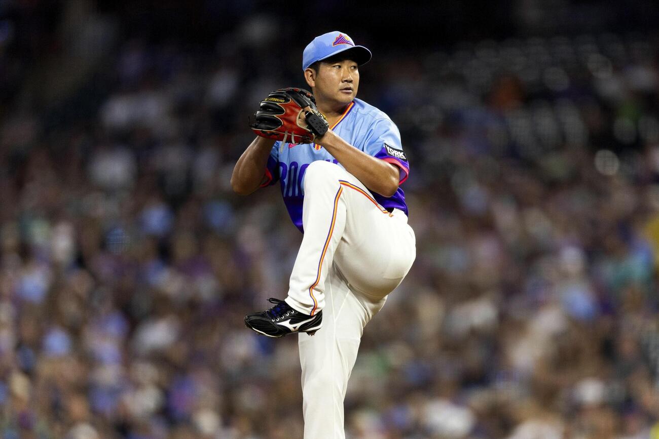 ロイヤルズ戦に先発し、6回2／3を5安打1失点で11勝目を挙げたロッキーズ・菅野＝デンバー（MLB提供・ゲッティ＝共同）