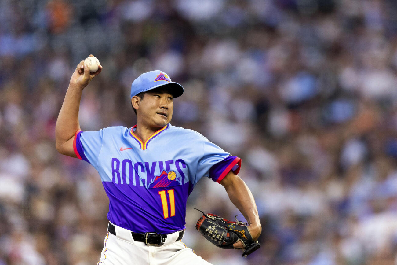 ロイヤルズ戦に先発し、6回2／3を5安打1失点で11勝目を挙げたロッキーズ菅野（MLB提供・ゲッティ＝共同）