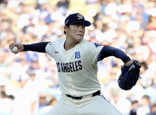 レッドソックス戦に先発したドジャース・山本=ロサンゼルス(共同)