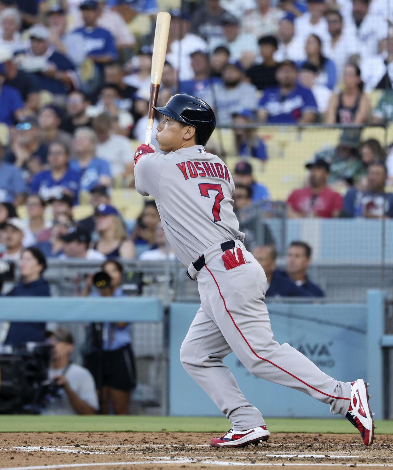 ドジャース戦の4回、中飛に倒れたレッドソックス吉田（共同）