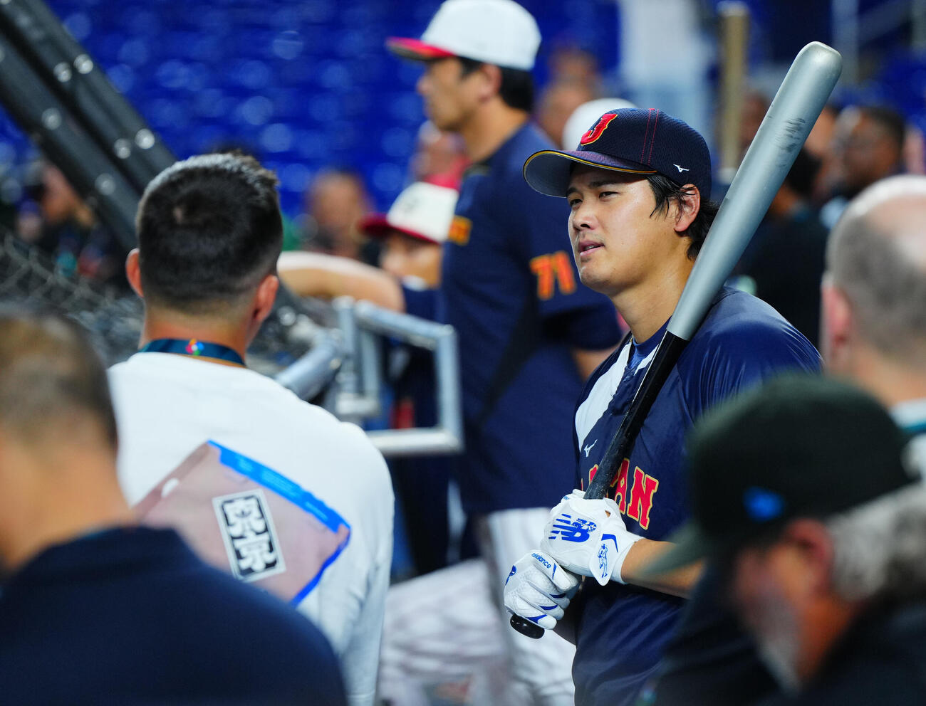 WBC日本対ベネズエラ　試合前、ヌートバー（左）と談笑する大谷（2026年3月撮影）