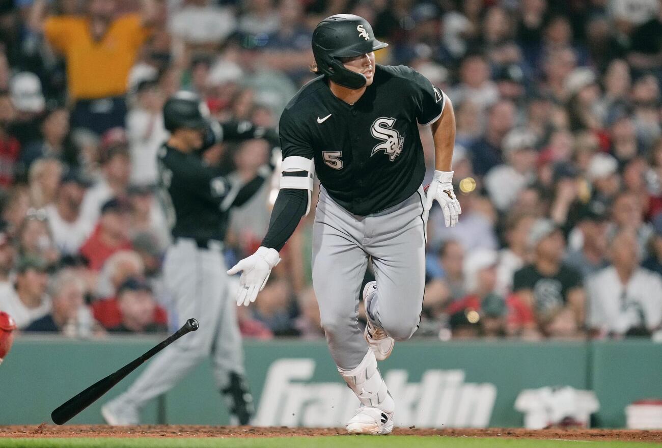 レッドソックス戦の5回、中前打を放つホワイトソックス・村上＝ボストン（AP＝共同）