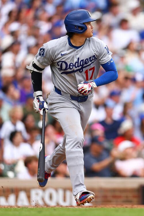 8回、26号2ランを放つドジャース大谷(AP)