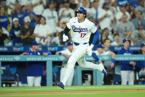 ロイヤルズ戦3回、本塁へ生還するドジャース大谷翔平（ロイター）