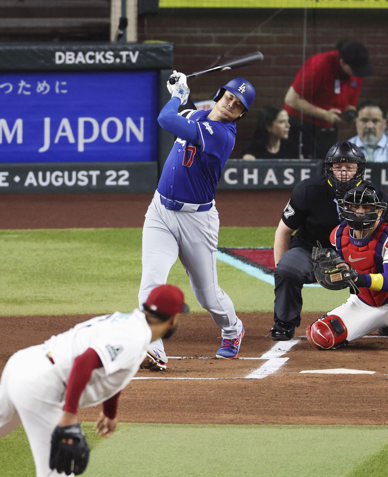 ダイヤモンドバックス戦の1回、空振り三振に倒れたドジャース・大谷＝フェニックス（共同）