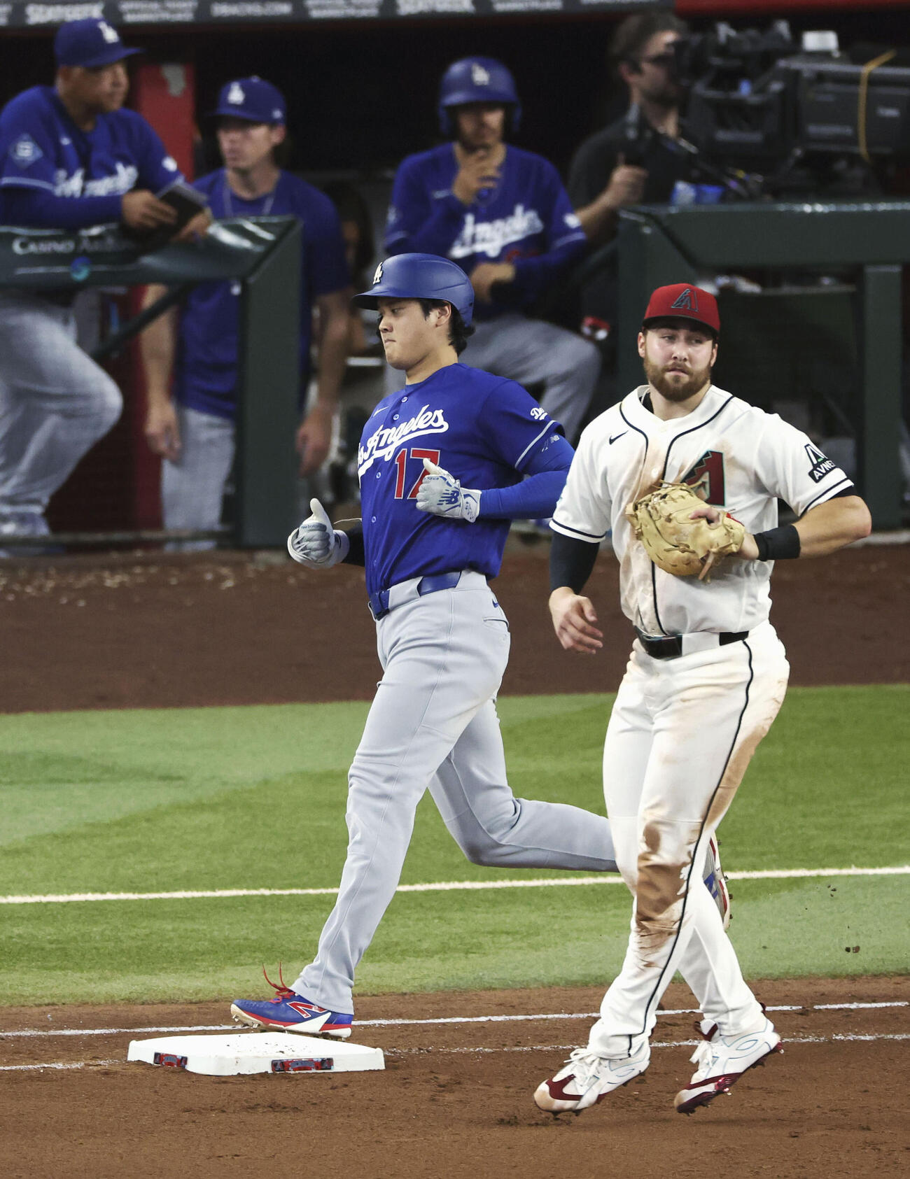 ダイヤモンドバックス戦の7回、二ゴロに倒れたドジャース・大谷＝フェニックス（共同）