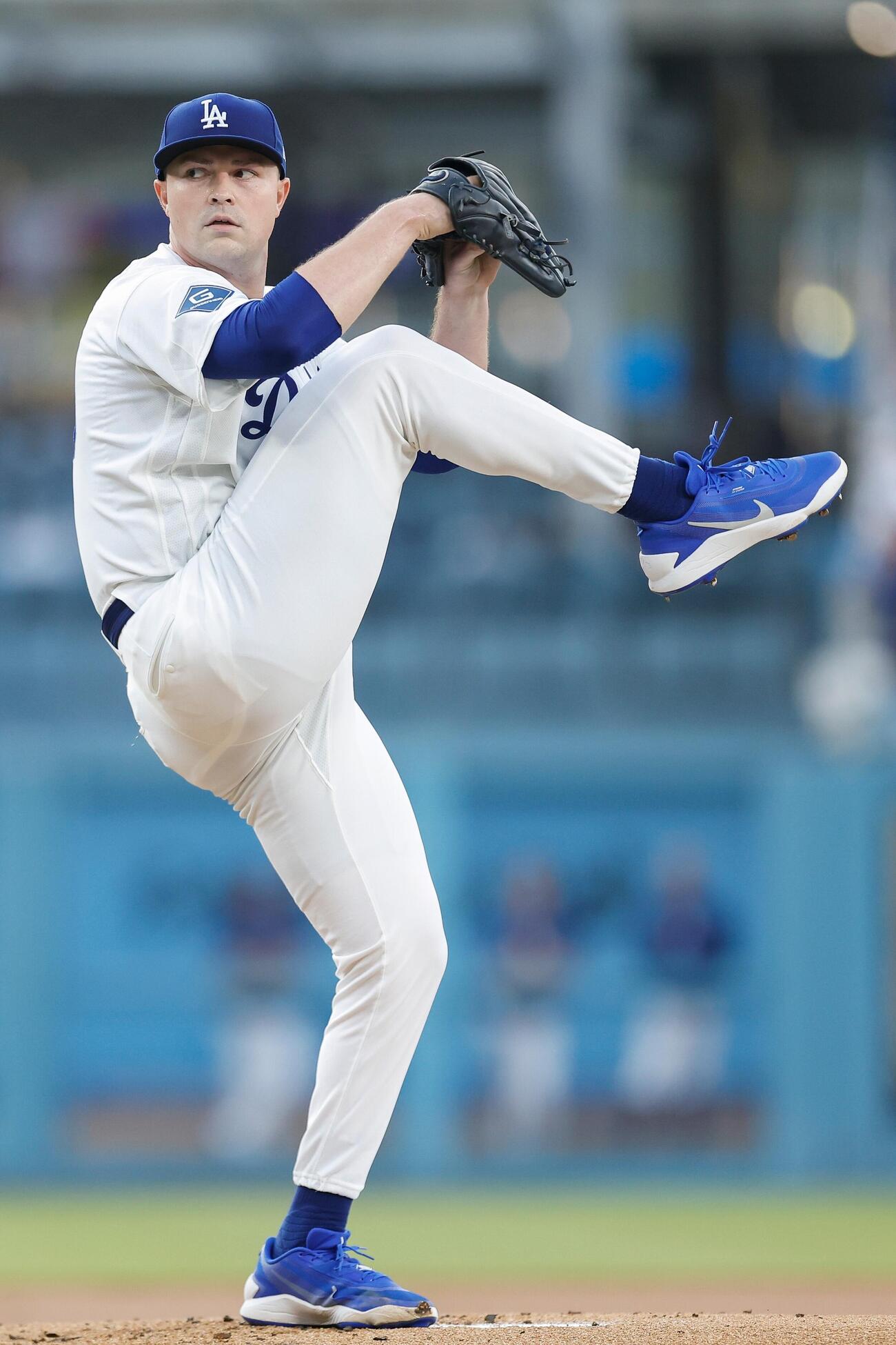 ロイヤルズ戦で力投するドジャース・スクバル（AP）