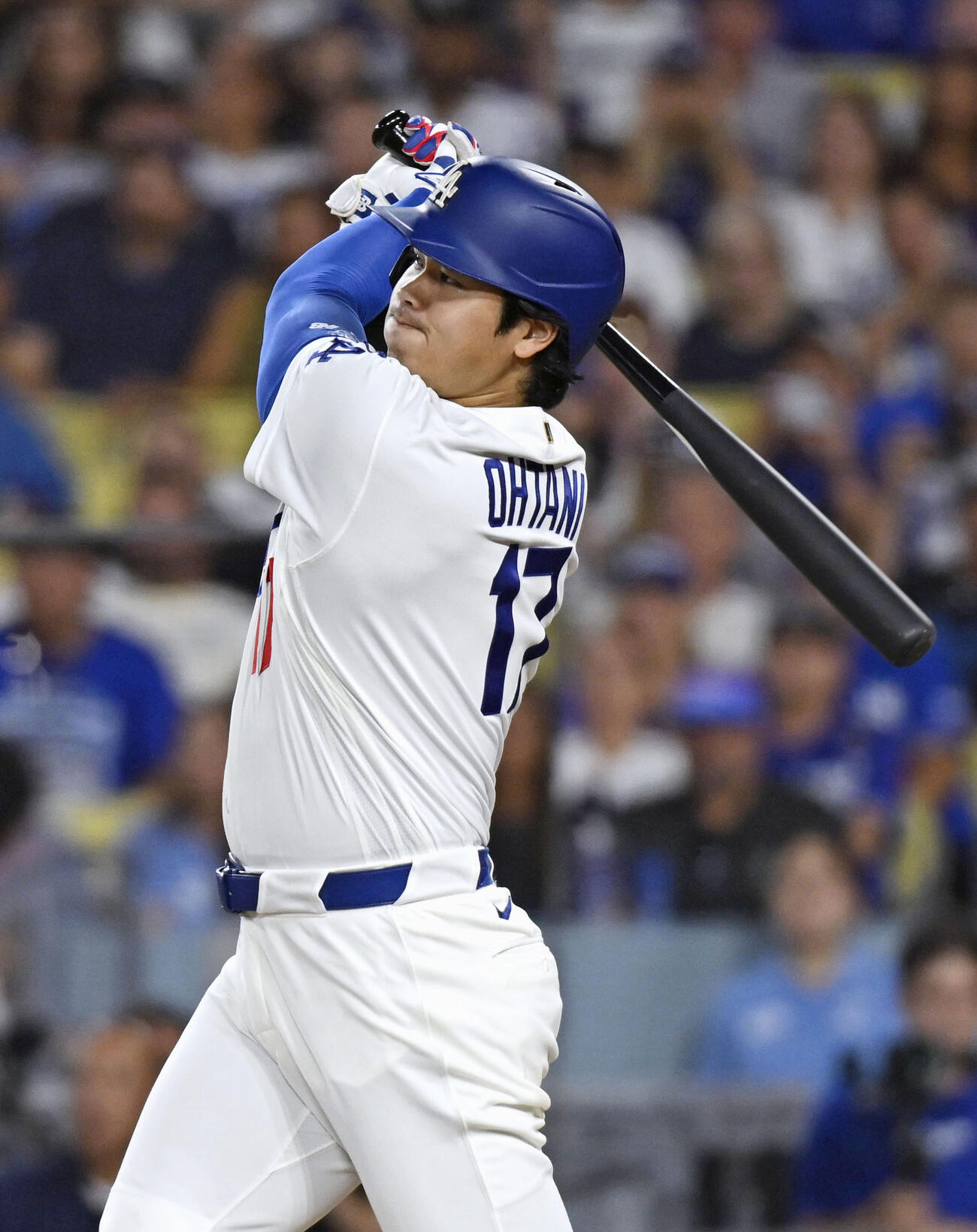 ロイヤルズ戦の3回、右中間に適時二塁打を放つドジャース・大谷＝ロサンゼルス（共同）