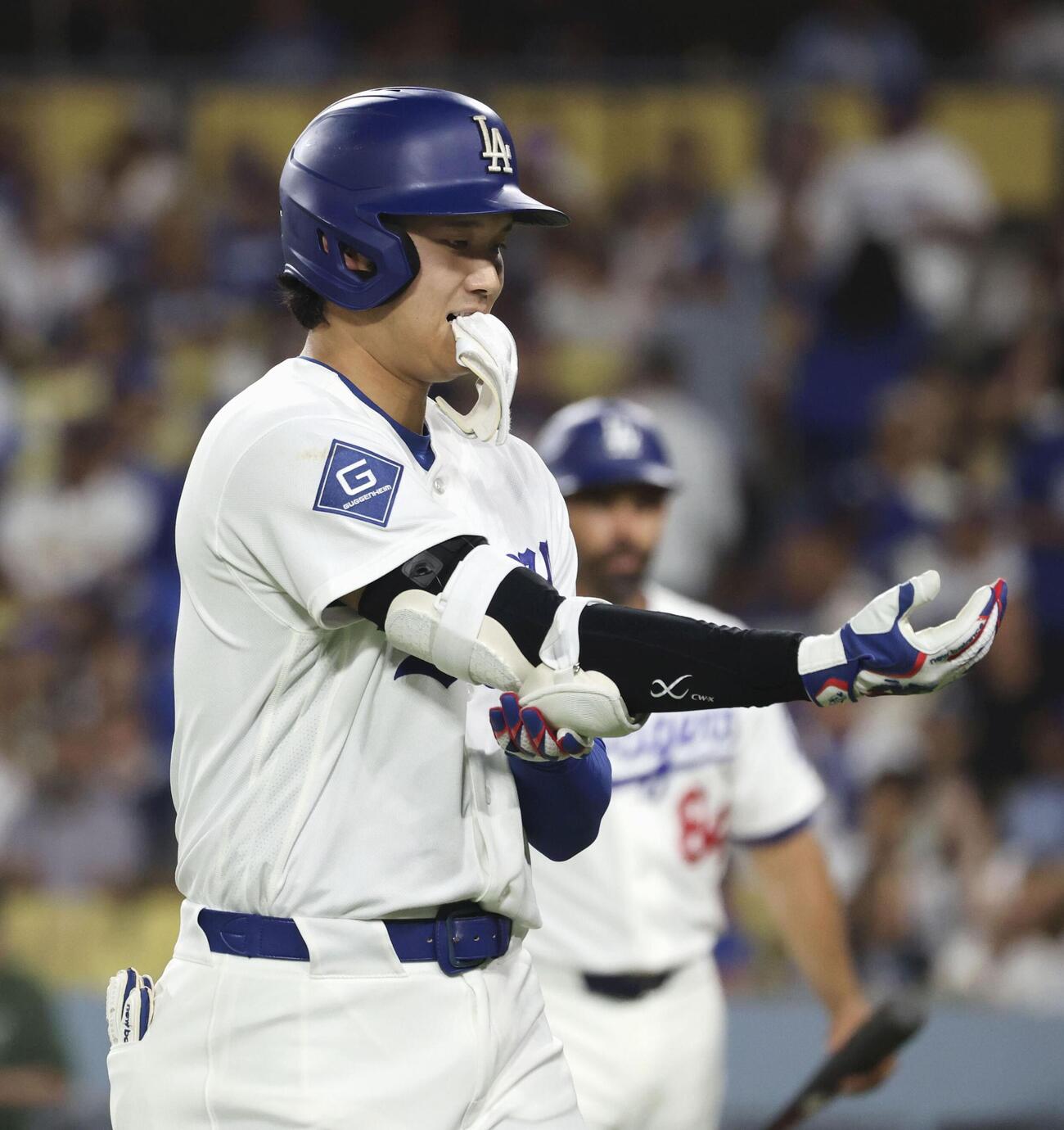 ロイヤルズ戦の7回、一ゴロに倒れたドジャース・大谷＝ロサンゼルス（共同）
