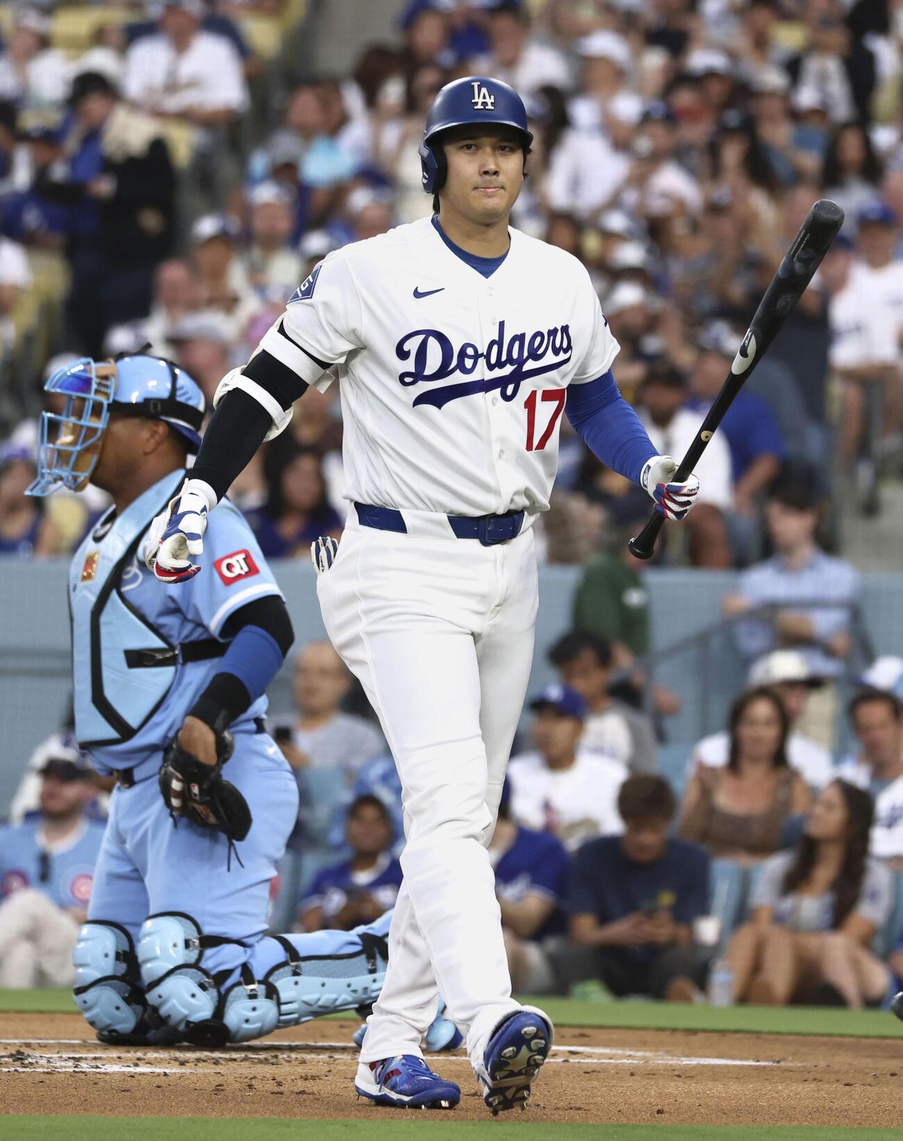 ロイヤルズ戦の1回、見逃し三振に倒れたドジャース・大谷＝ロサンゼルス（共同）
