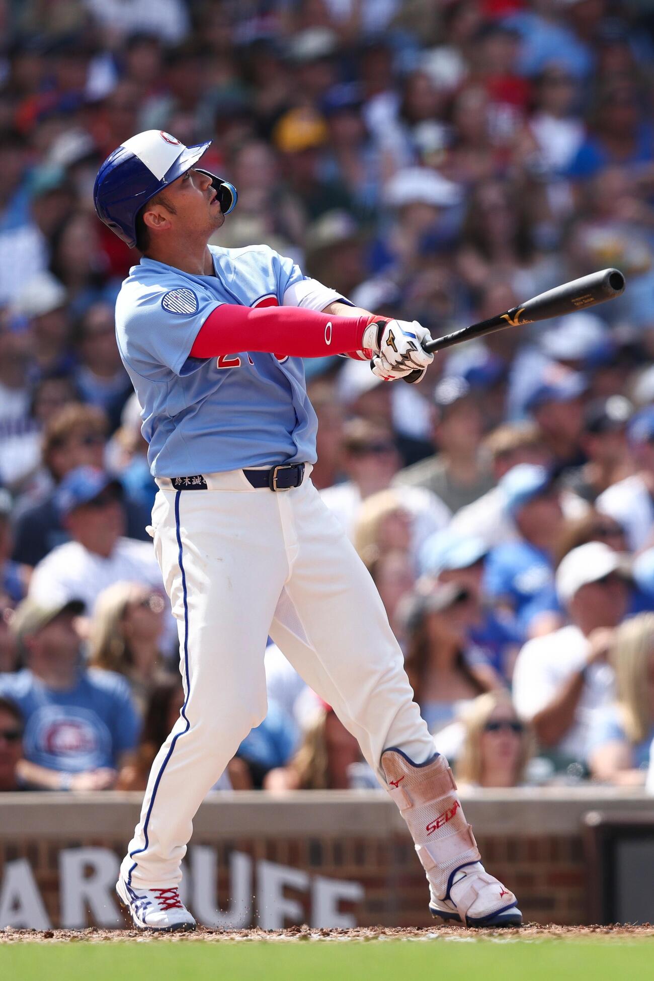 カージナルス戦6回、21号3ランを放つカブス鈴木誠也（AP）