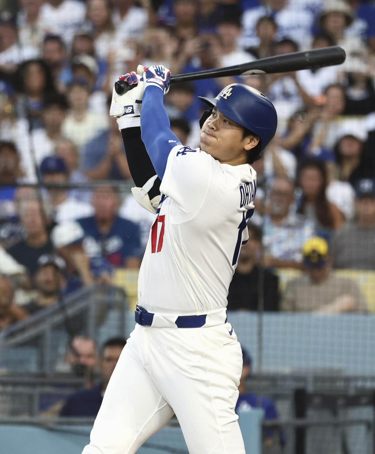 ブルワーズ戦の1回、中飛に倒れるドジャース・大谷＝ロサンゼルス（共同）
