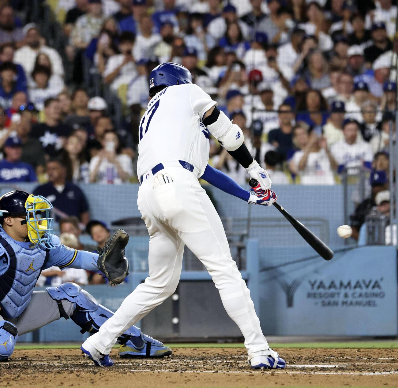 ブルワーズ戦の5回、中飛に倒れるドジャース・大谷＝ロサンゼルス（共同）