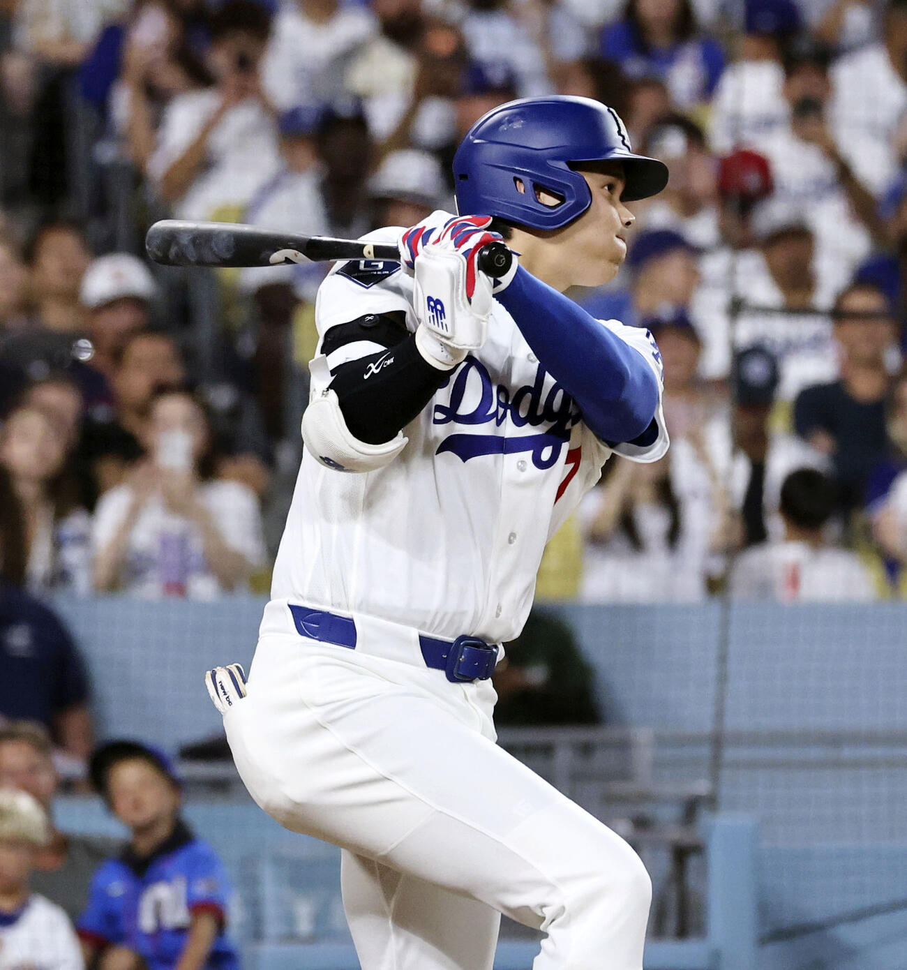 ブルワーズ戦の5回、中飛に倒れるドジャース・大谷＝ロサンゼルス（共同）