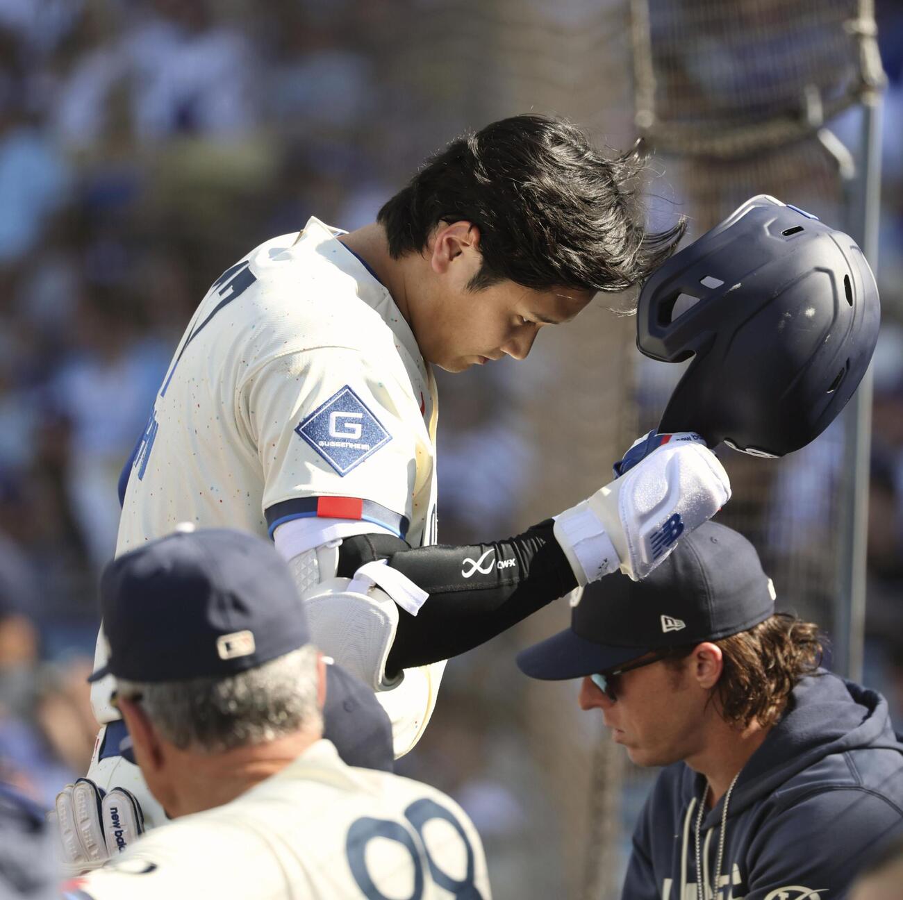 ブルワーズ戦の1回、三飛に倒れたドジャース・大谷＝ロサンゼルス（共同）