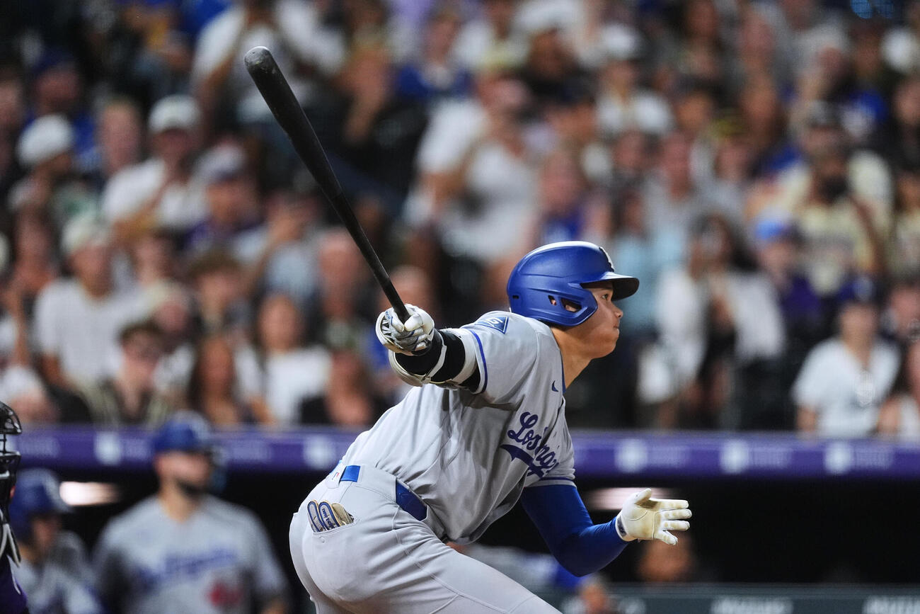 8回、二塁打を放つドジャース大谷翔平（AP）