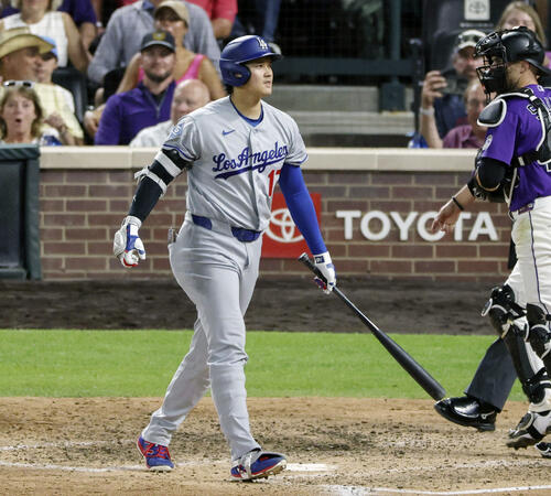ロッキーズ戦の6回、空振り三振に倒れたドジャース大谷(共同)
