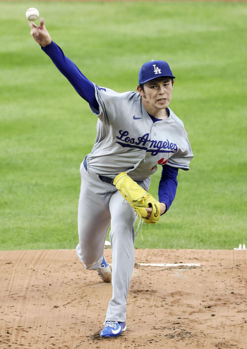 ロッキーズ戦に先発したドジャース・佐々木朗=デンバー(共同)