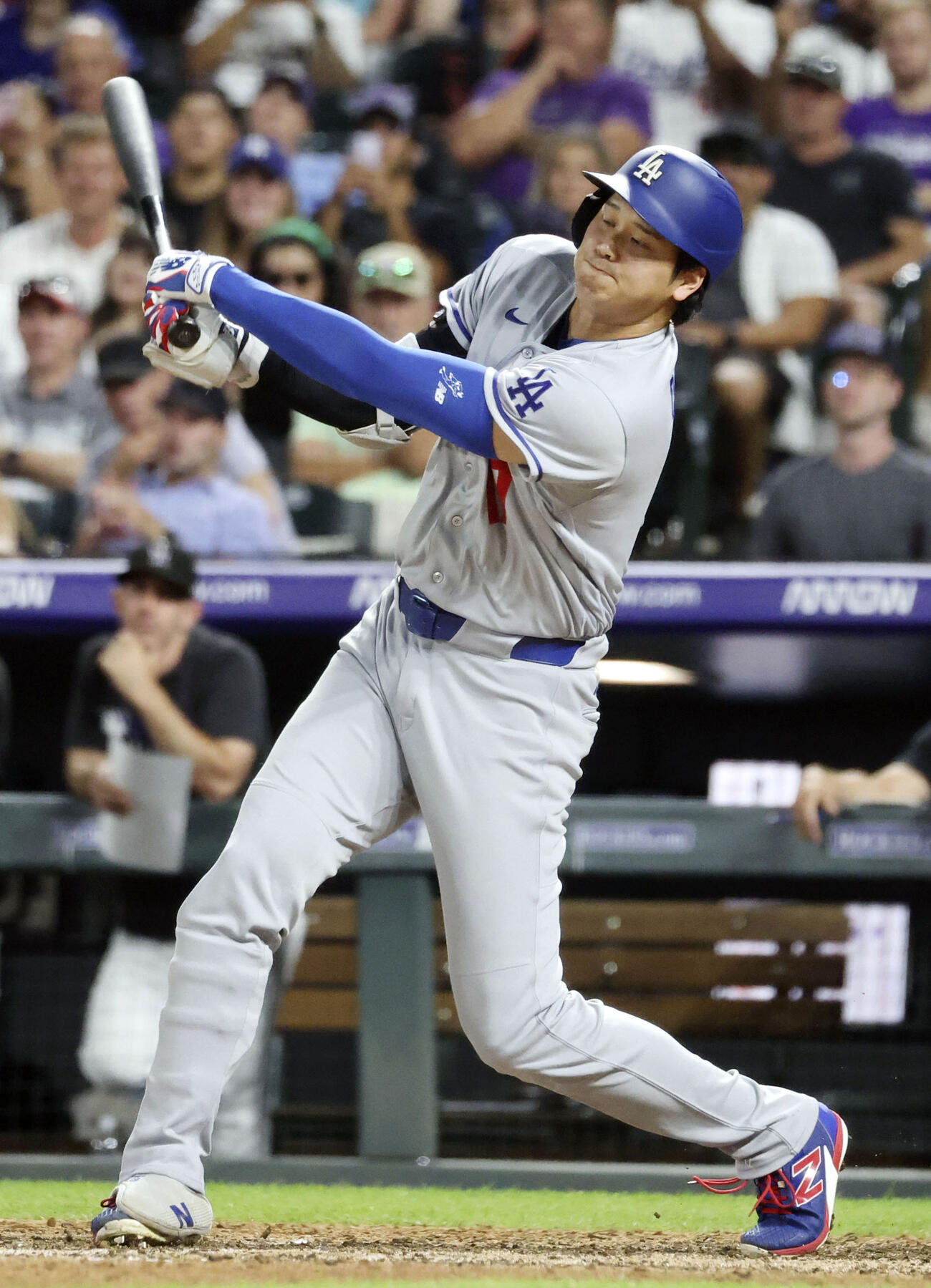 ロッキーズ戦の9回、空振り三振に倒れたドジャース・大谷＝デンバー（共同）