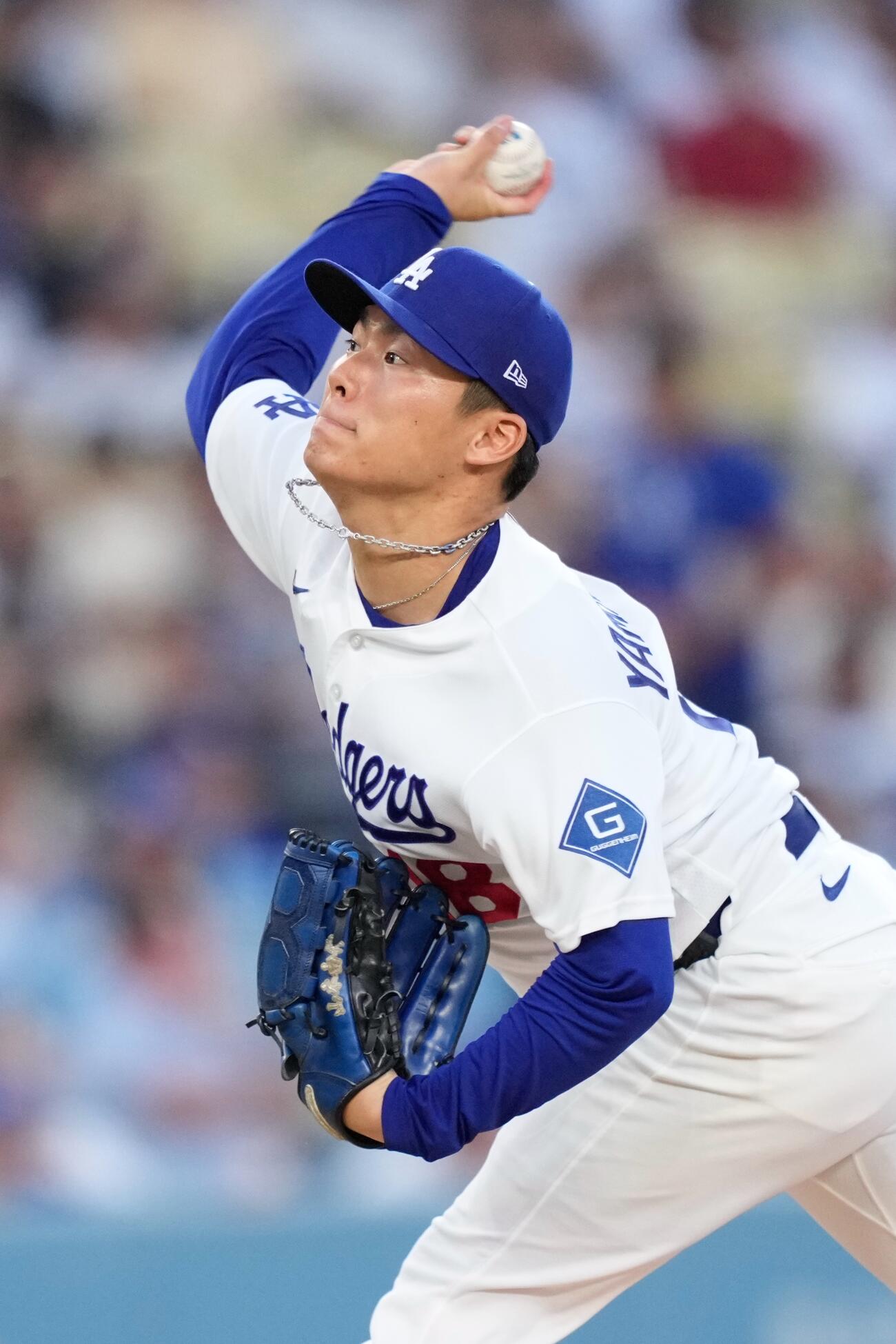 パイレーツ戦の初回、ピッチングするドジャース山本由伸（AP）