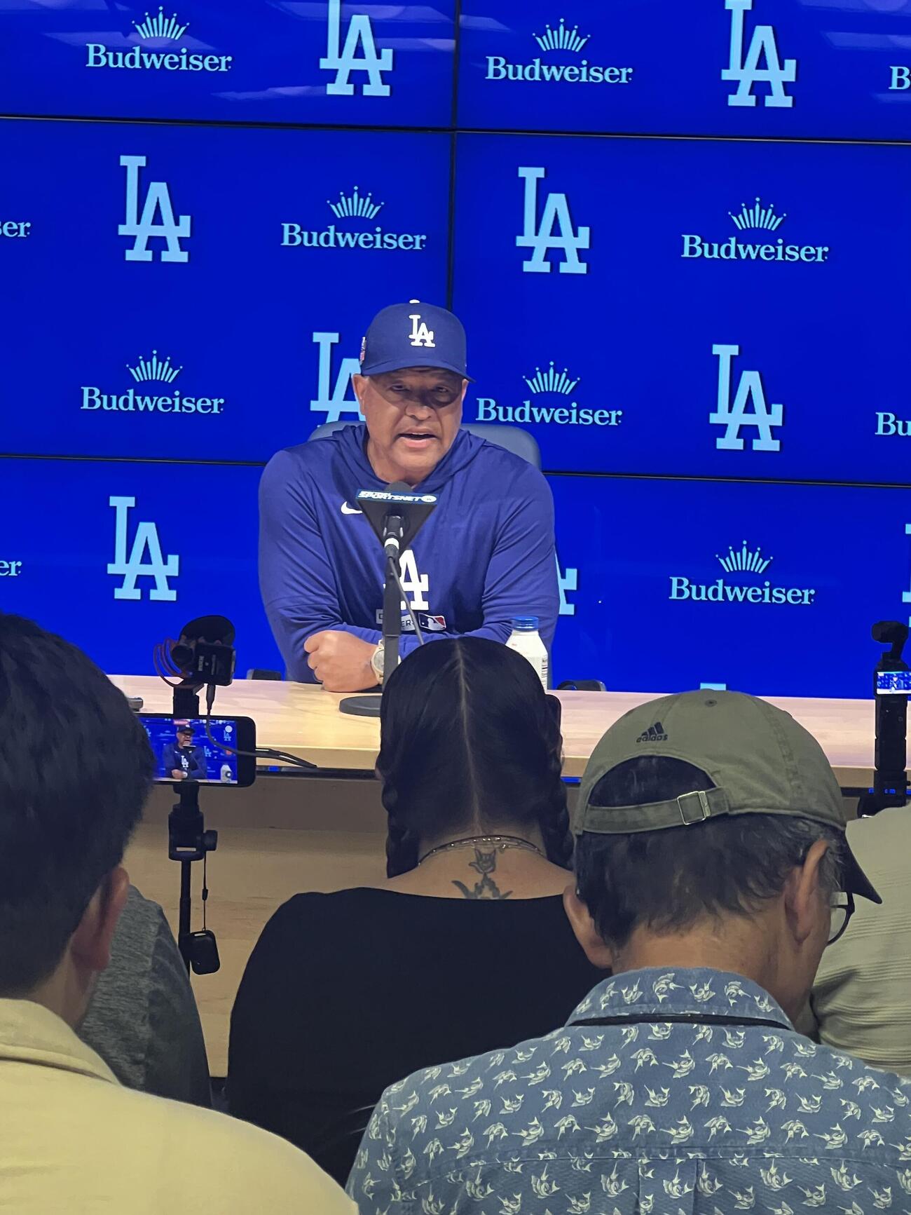 ロバーツ監督は、ライブBPに登板した大谷翔平の状態について語る。