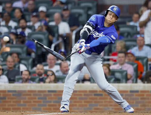 ブレーブス戦に先発し、初回のマウンドに上がるドジャース佐々木朗希(AP)