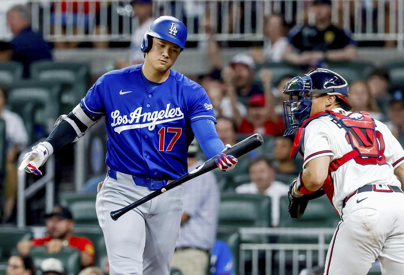 ブレーブス戦の5回、空振り三振に倒れたドジャース・大谷＝アトランタ（AP＝共同）