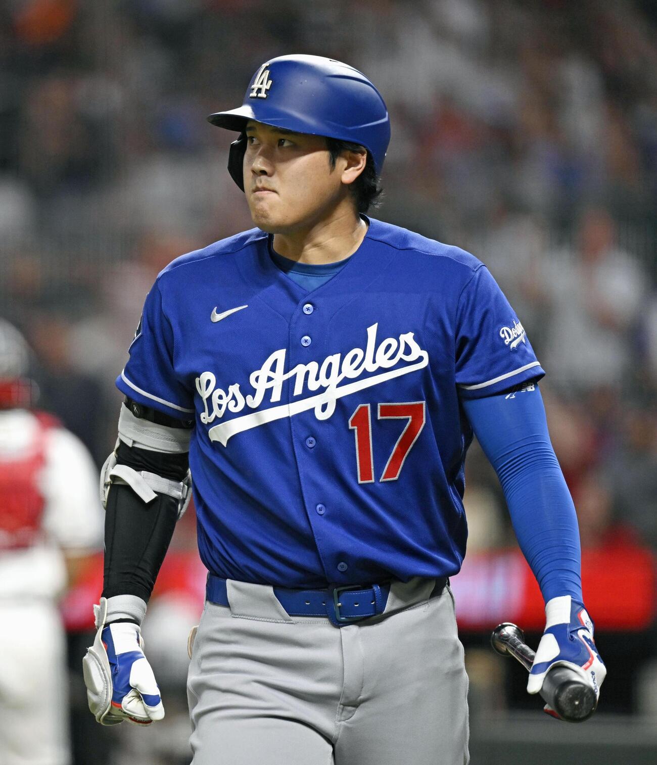ブレーブス戦の5回、空振り三振に倒れたドジャース・大谷＝アトランタ（共同）
