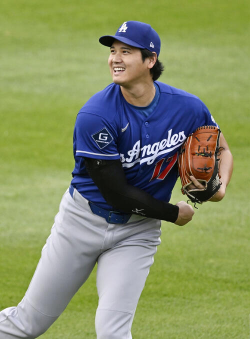 試合前練習で笑顔を見せるドジャース・大谷=デトロイト(共同)