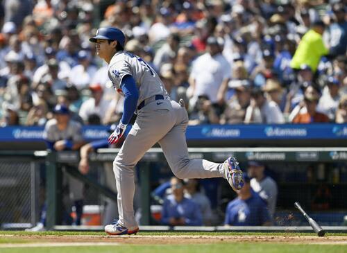 タイガース戦の3回、左前打を放つドジャース・大谷=デトロイト(共同)