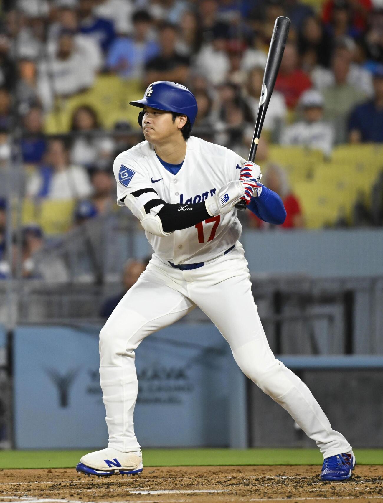 カージナルス戦の3回、四球を選ぶドジャース・大谷＝ロサンゼルス（共同）