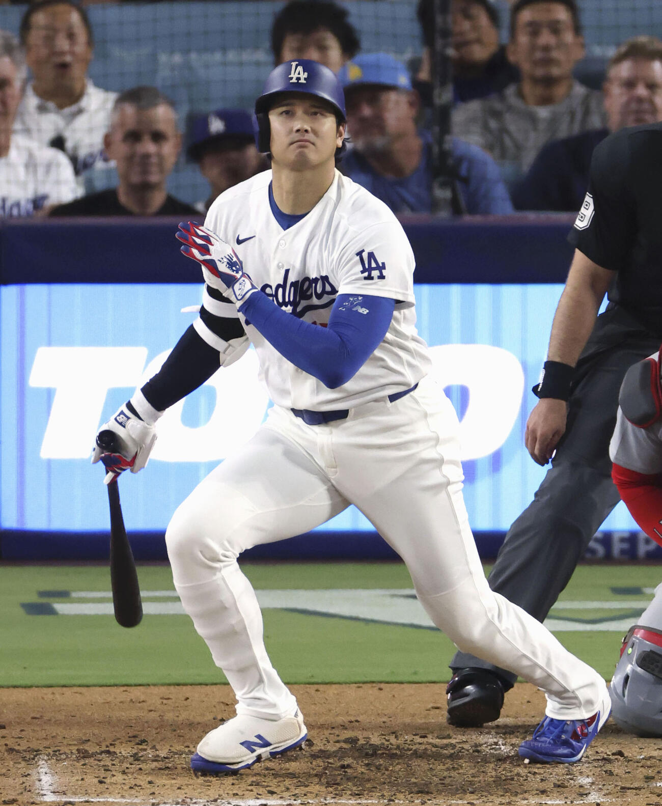 カージナルス戦の5回、中前打を放つドジャース・大谷＝ロサンゼルス（共同）