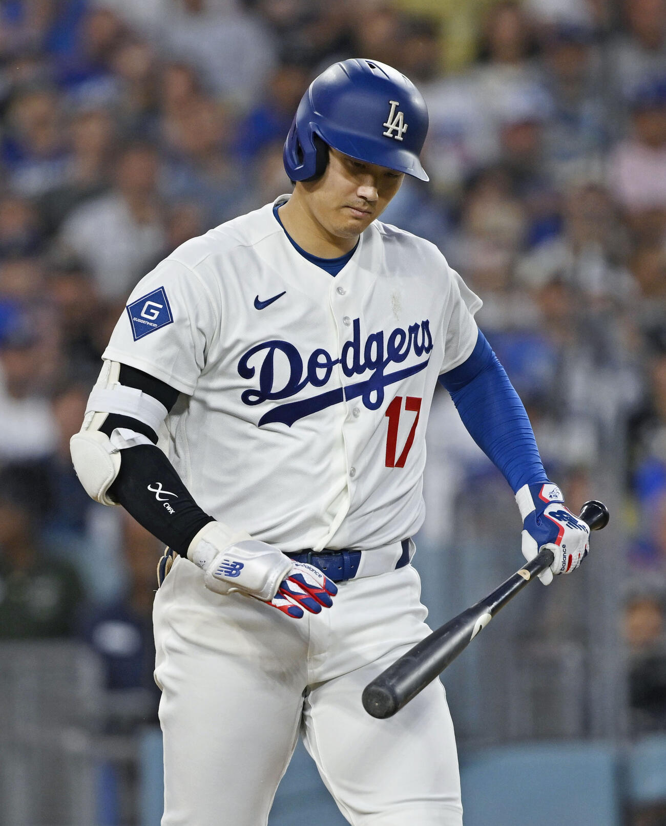 カージナルス戦の1回、四球を選ぶドジャース・大谷＝ロサンゼルス（共同）