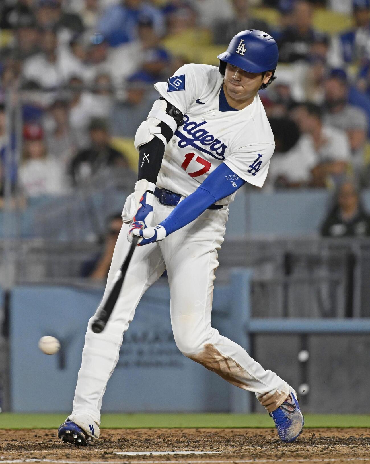 カージナルス戦の6回、空振り三振に倒れたドジャース・大谷＝ロサンゼルス（共同）