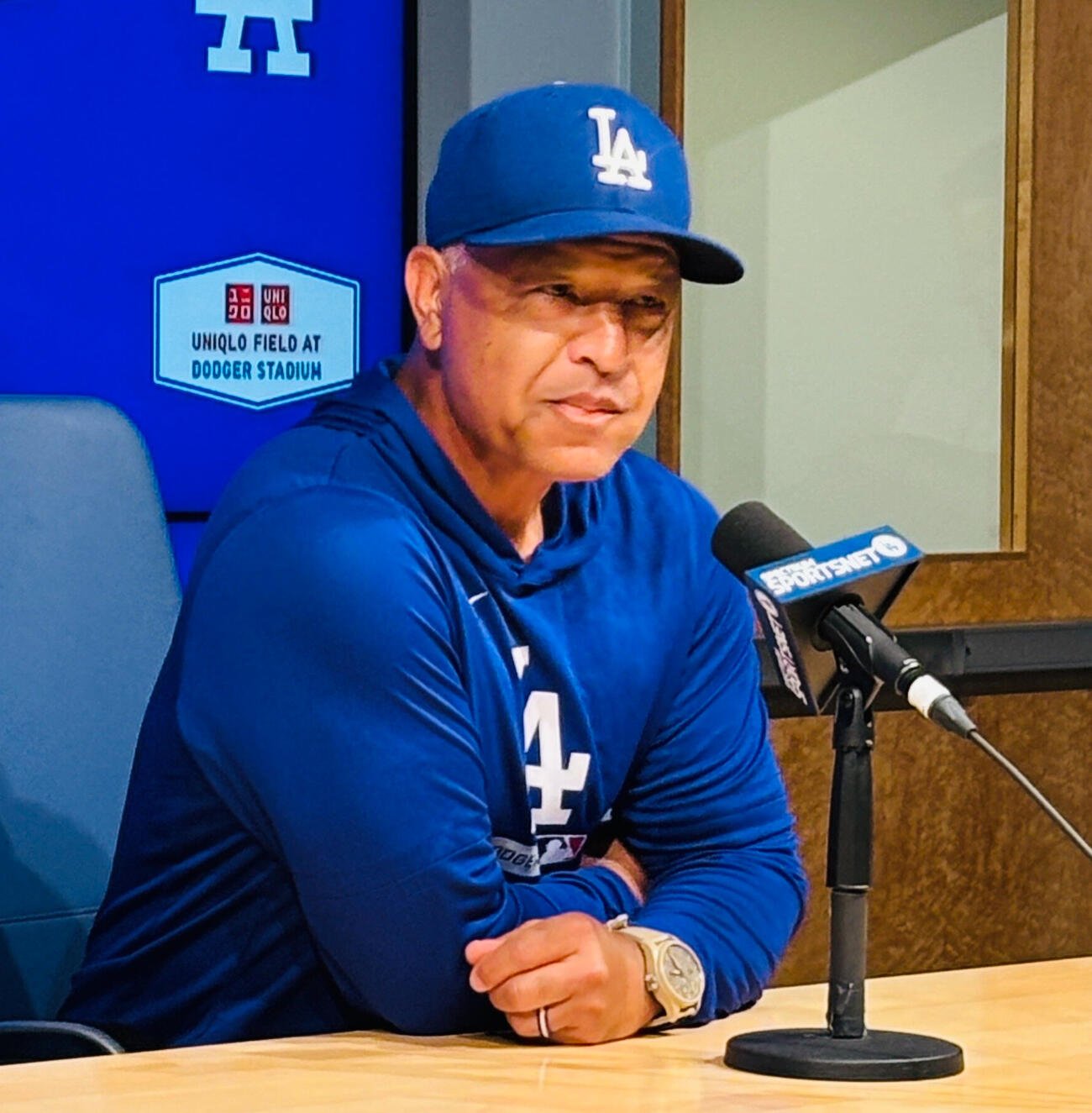 試合前に会見を行うドジャースのデーブ・ロバーツ監督