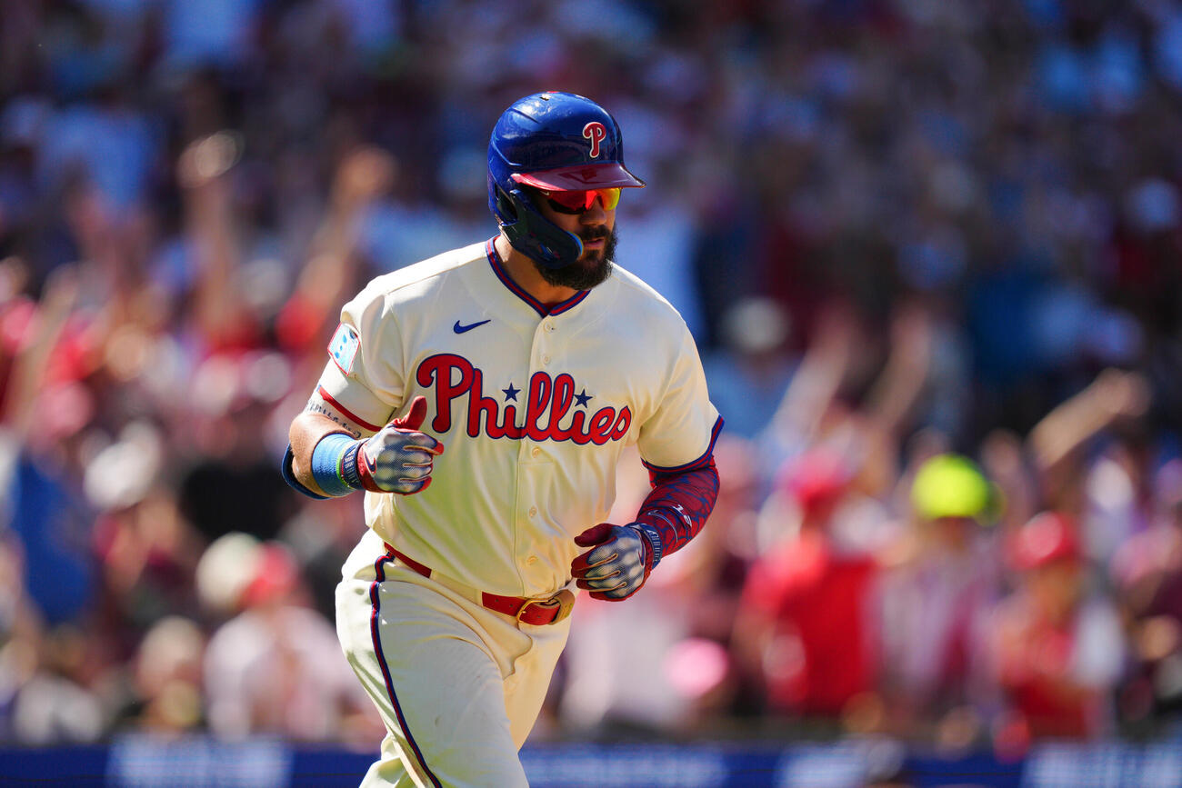 8回、43号決勝ソロを放ったフィリーズのシュワバー（AP）